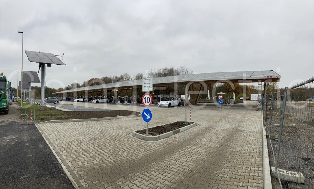 Seed&Greet Supercharger Ladepark Kreuz Hilden
