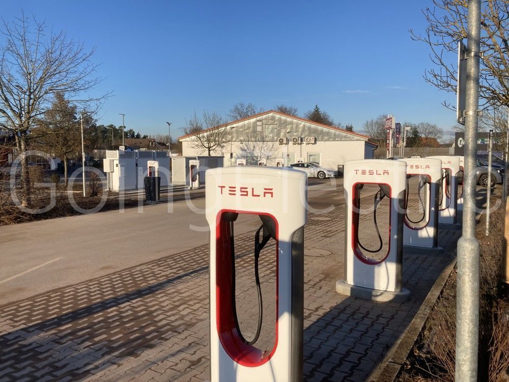 Supercharger REWE am Brückkanal