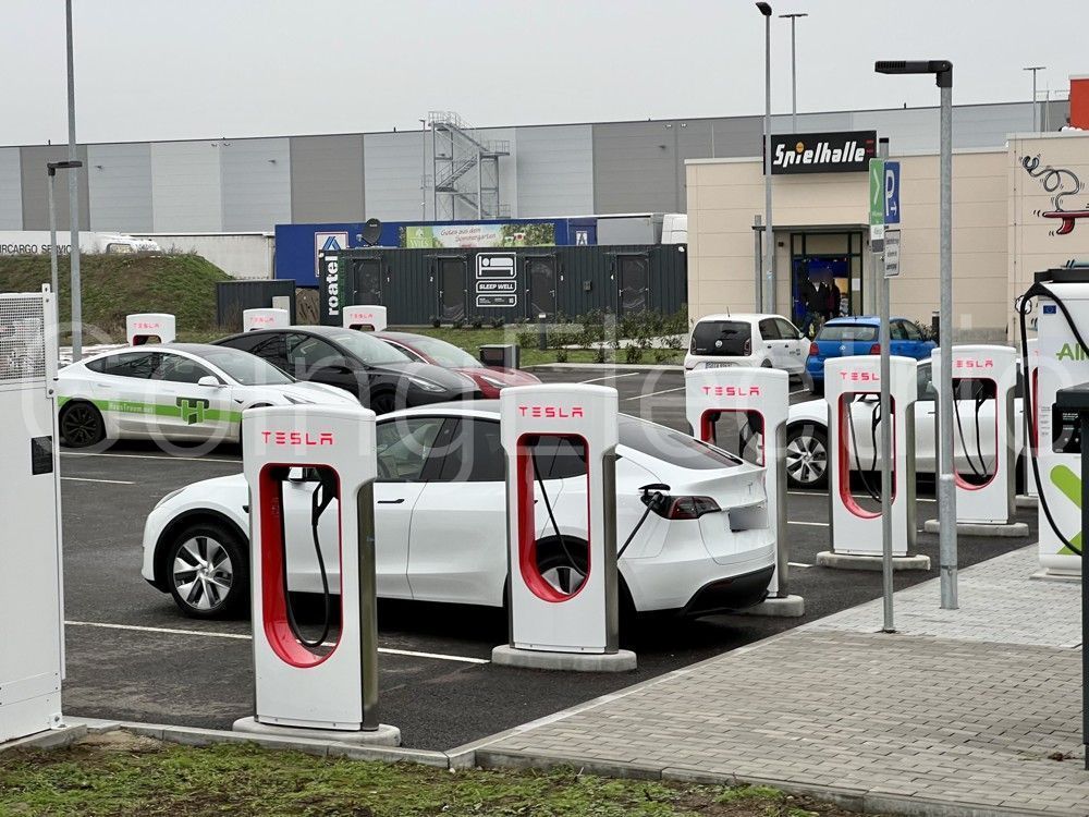 Supercharger Leipzig Flughafen