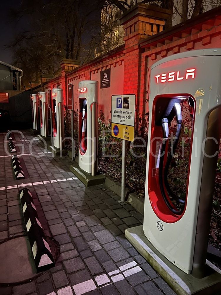 Supercharger City Park Hotel & Residence