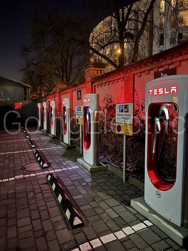 Supercharger City Park Hotel & Residence