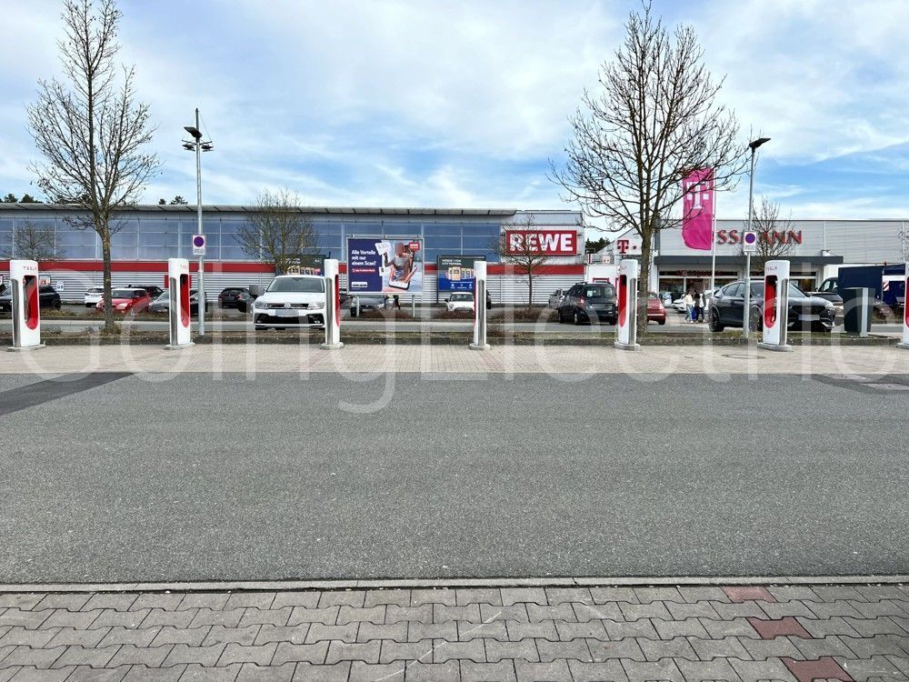 Supercharger REWE am Brückkanal